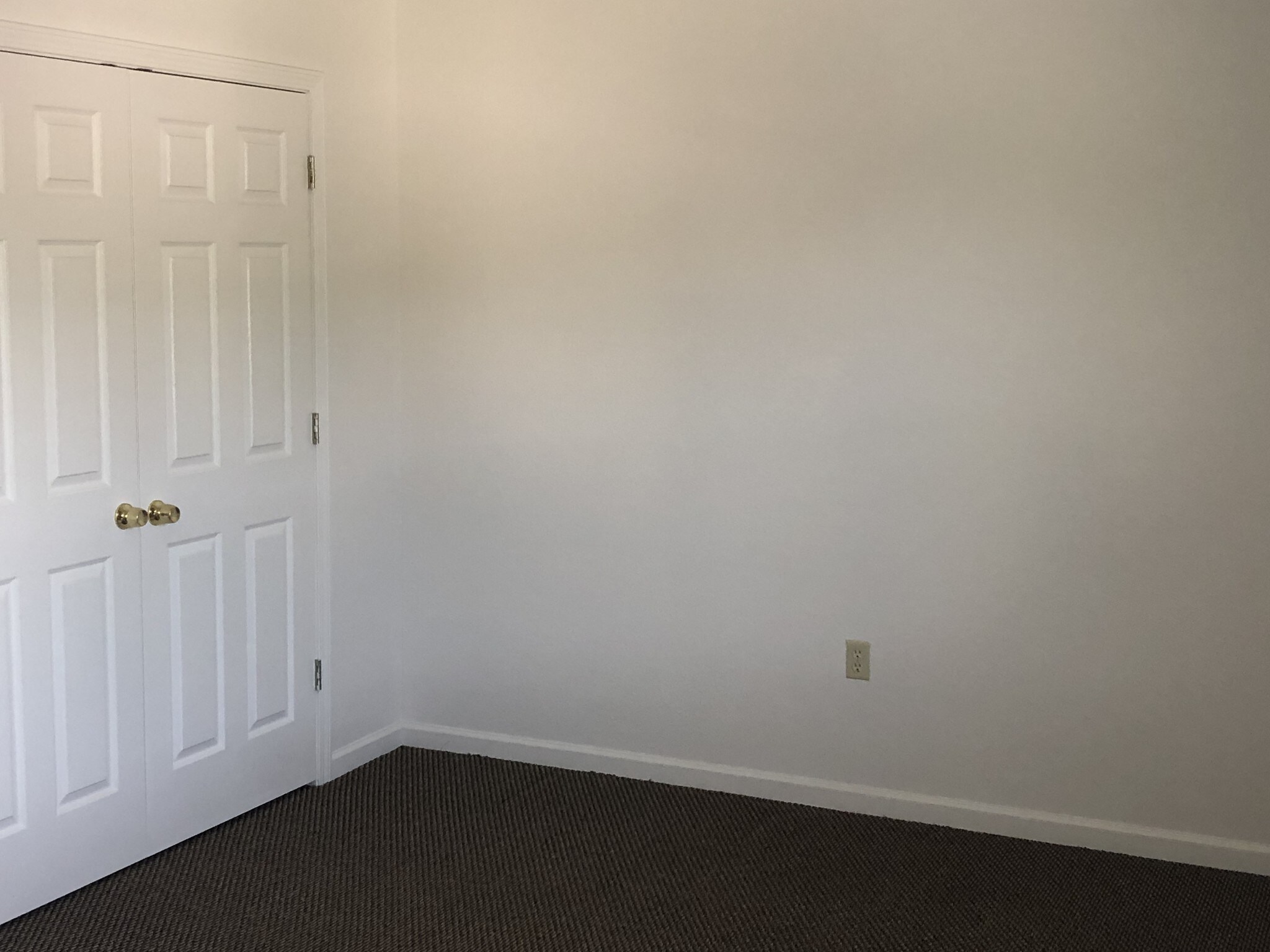 Master bedroom - 15130 Sprucevale Rd