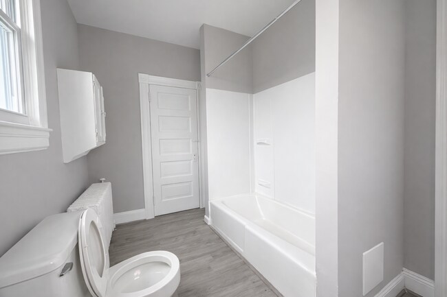 Building Photo - 2604 Hamilton Ave