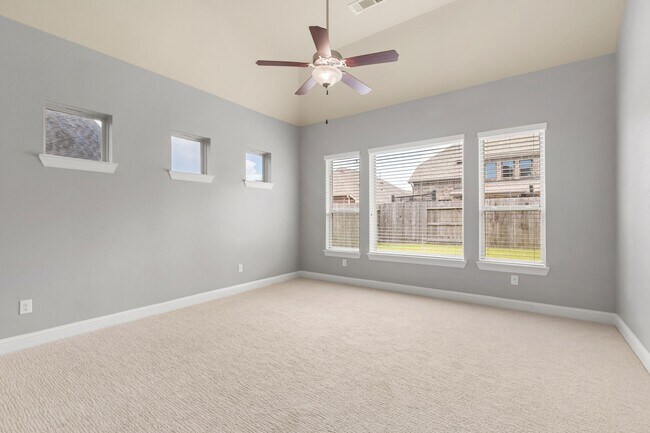 Building Photo - 12426 Cumberland Dr