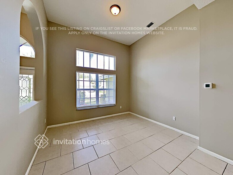 Building Photo - 2293 Stonegate Dr