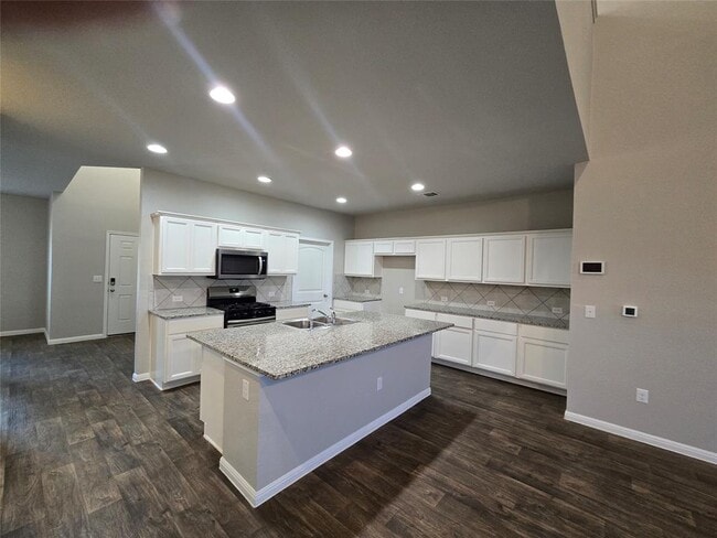 Building Photo - 10900 Gonzales Ranger Pass