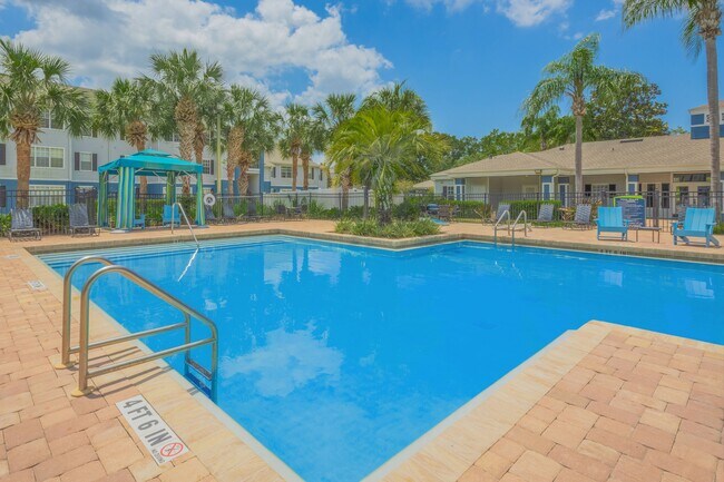 Building Photo - The Grove at Southshore