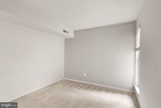 Building Photo - 8511 Barrington Ct
