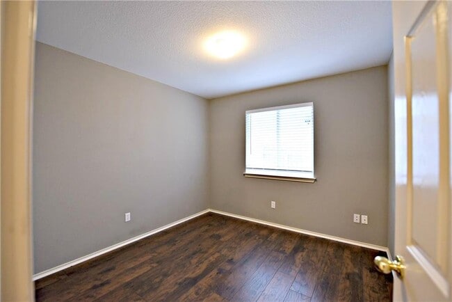 Building Photo - 3500 Kissman Dr