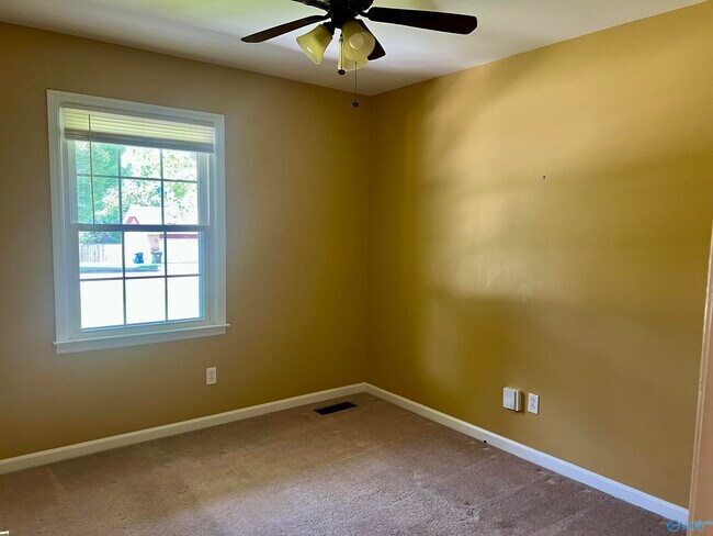 Building Photo - 110 Laurel Oak Rd