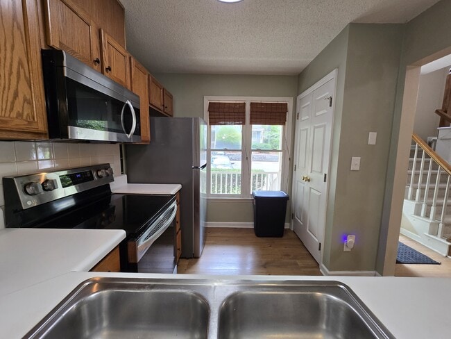 Building Photo - 1500 Oakland Hills Way