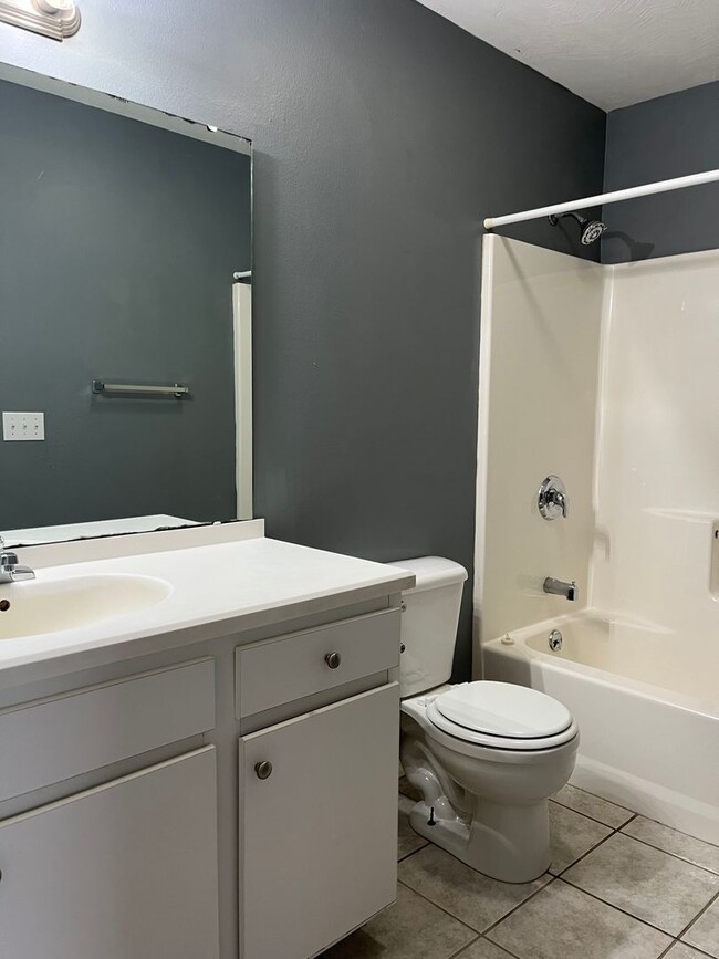 Building Photo - 129 Bailey Cir