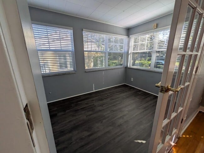 Building Photo - 145 29th Ave N