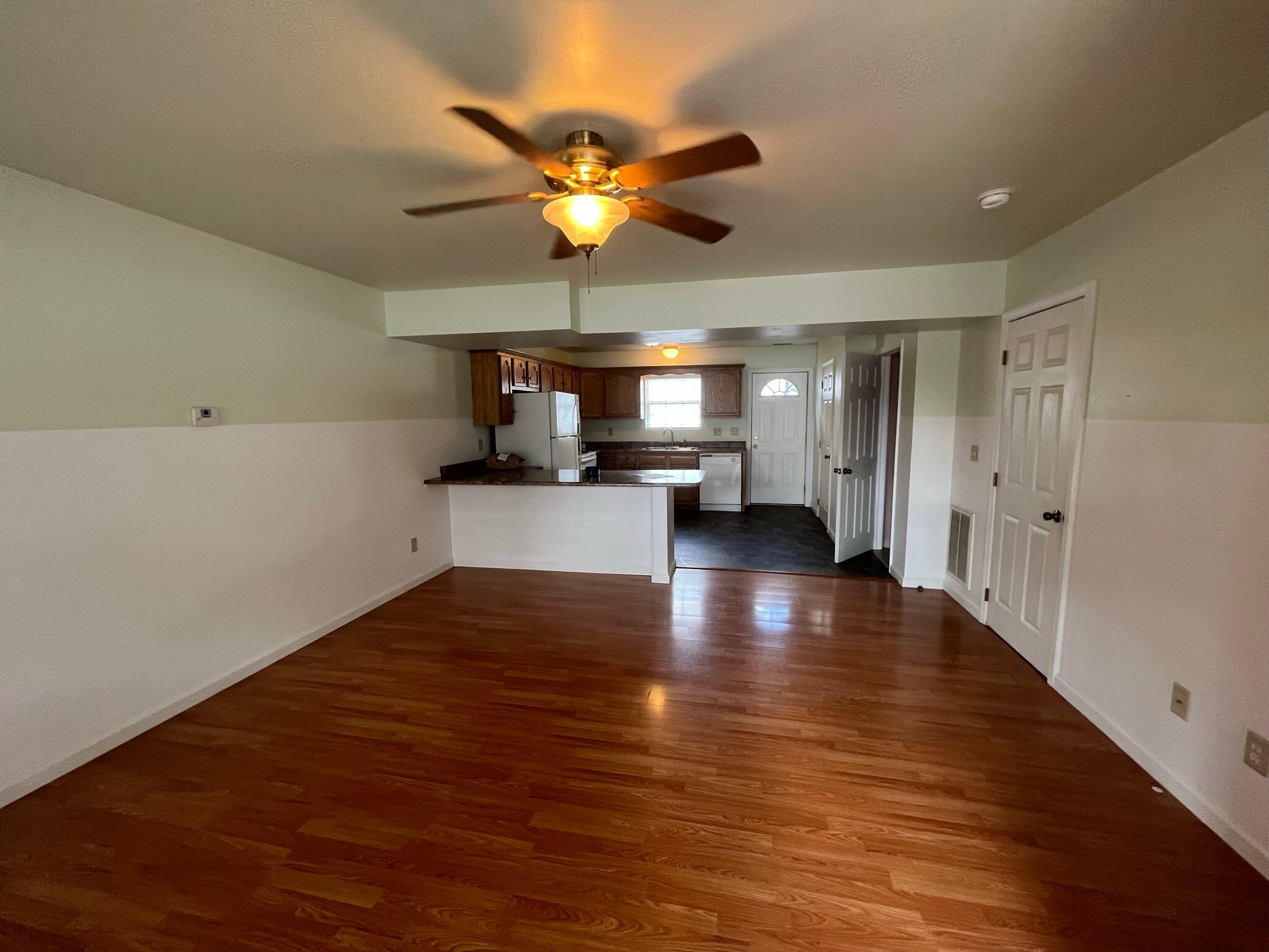 Building Photo - 9 - 13 E Verity St.