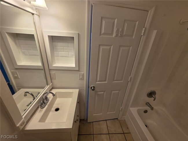 Building Photo - 1248 Columbus Blvd