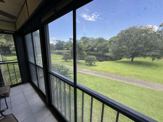 Building Photo - 5055 Oakhill Ln