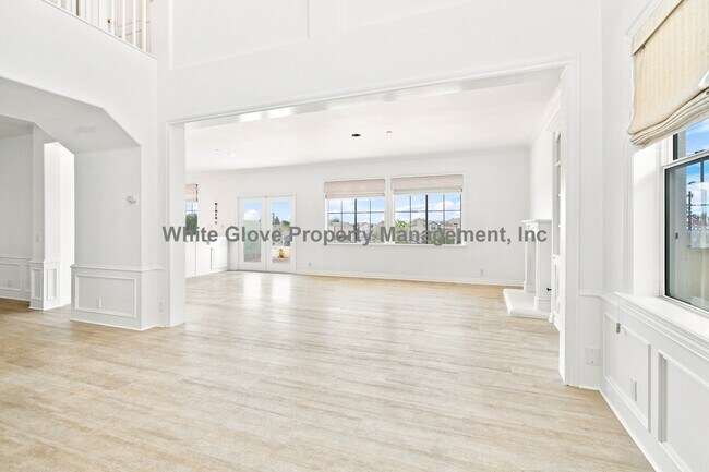Building Photo - 24002 Tiburon