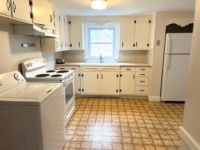 Building Photo - 50 Spruce St