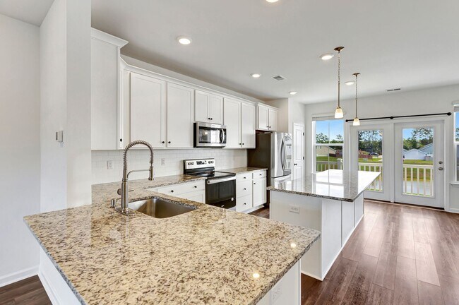 Building Photo - Recess Pointe’s One and Only Duplex! 3 Sto...
