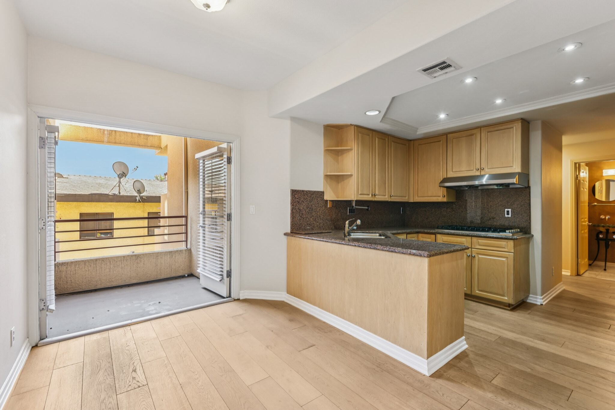 Building Photo - 14290 Dickens St
