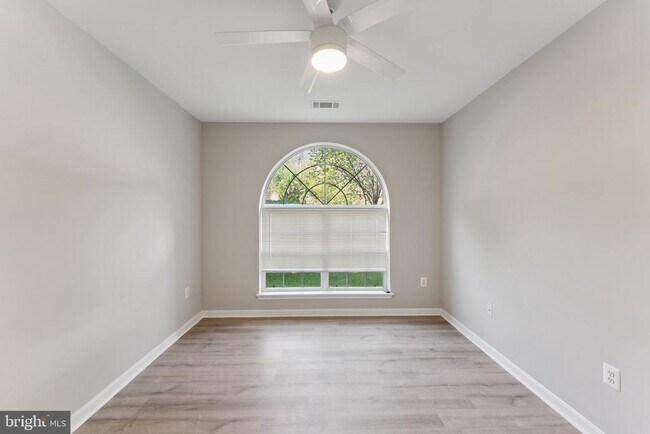 Building Photo - 4561 Strutfield Ln