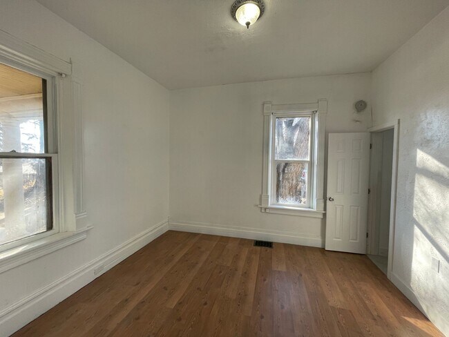 Building Photo - 13224 S Redwood Rd