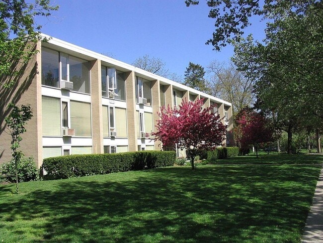 Building Photo - 1531 Packard St