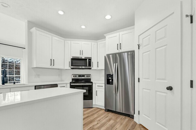 Building Photo - 6117 Antler Xing