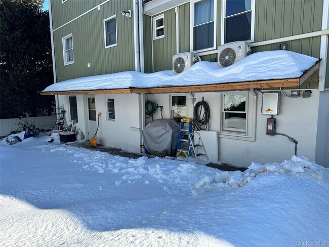 Building Photo - 245 Glenhill Ave