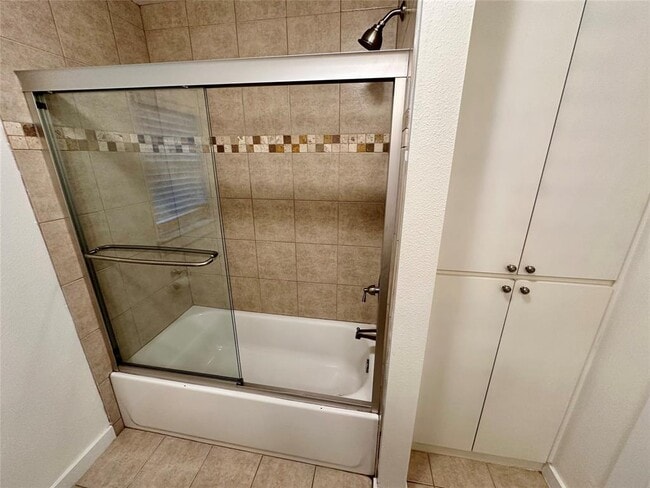 Building Photo - 2103 E 16th St