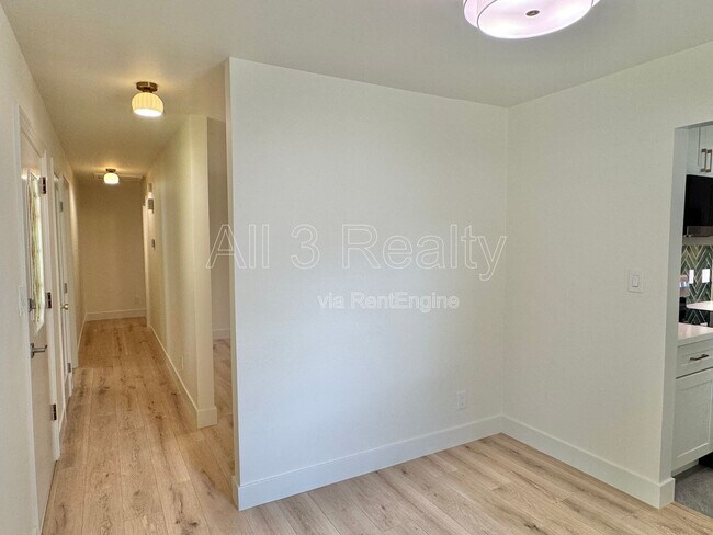Building Photo - 3224 Little John Dr