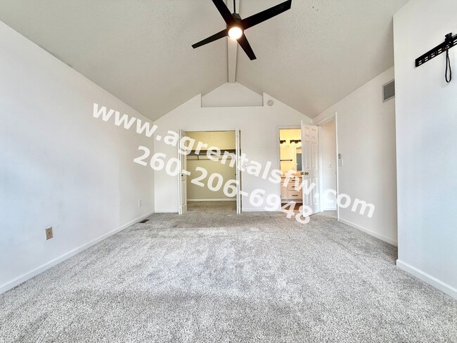 Building Photo - 2 Bedroom Villa