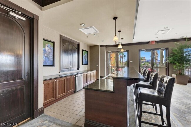 Building Photo - 2405 W Serene Ave