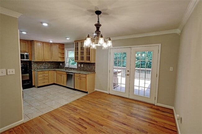 Building Photo - 2968 Fantasy Ln