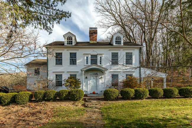 Building Photo - 18 Sharon Mountain Rd