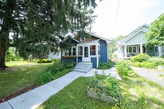 Building Photo - 4140 5th Ave S