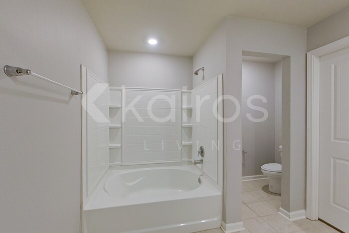 Building Photo - 114 Yardley Ct