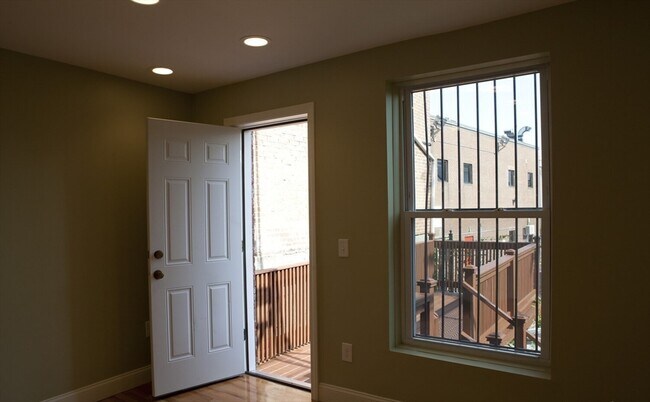 Building Photo - 4 Kearsarge Ave