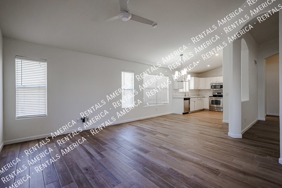 Building Photo - 2276 S Bahama Dr
