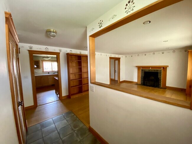 Building Photo - 859 E 2730 N
