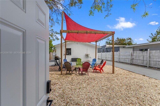 Building Photo - 3016 NW 22nd Ct