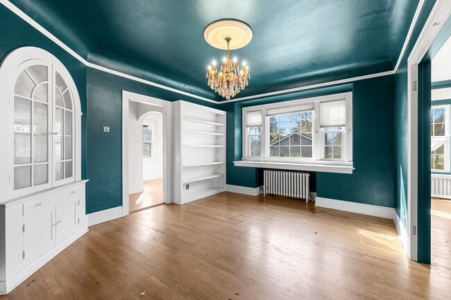 Building Photo - 2004 Hillcrest Rd