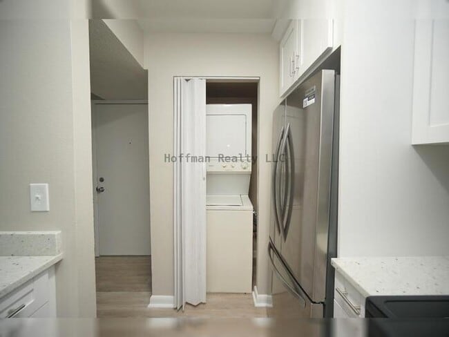 Building Photo - South Tampa condo in Hyde Park