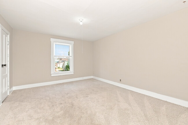 Building Photo - 710-712-712 S Mulberry St