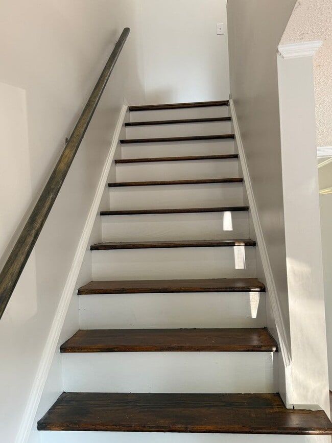Building Photo - Long Term Rental - Smoke Rise Townhouse - ...