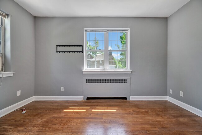 Building Photo - 1800 Shepherd St NE