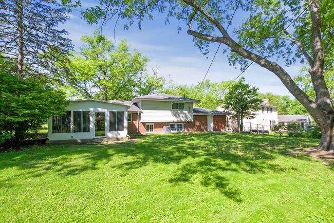 Building Photo - 433 Hackberry Rd