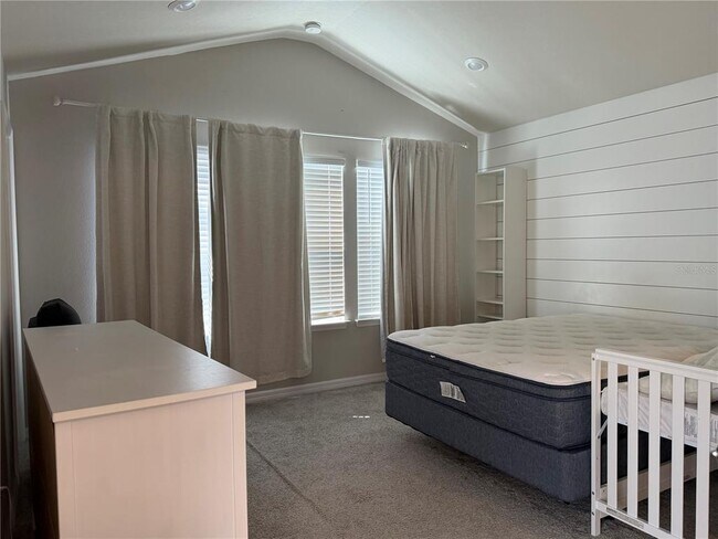 Building Photo - 3972 Plainview Dr