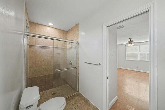 Building Photo - 5789 Woodland Point Dr