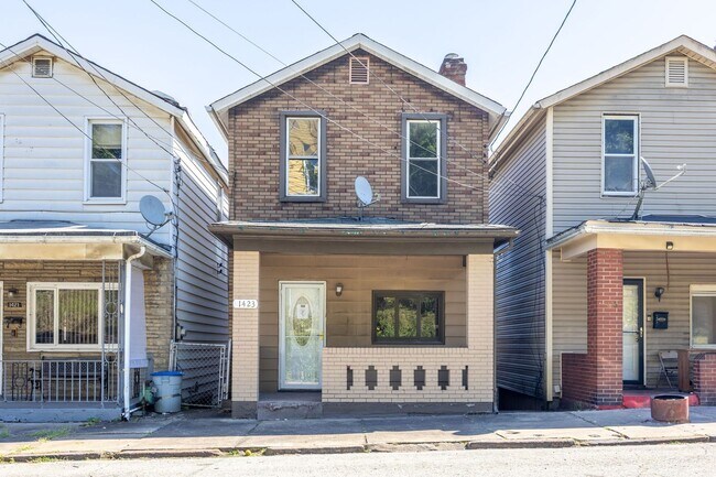 Primary Photo - 1423 Ridge Ave
