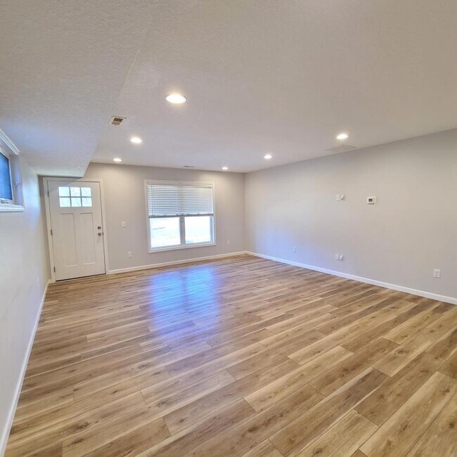 Building Photo - 2503 S Hanna St