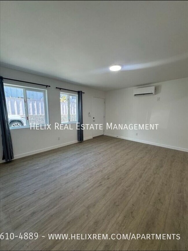 Building Photo - 521-523 E Live Oak Ave