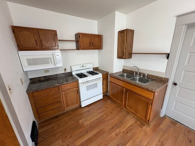 Building Photo - 1234 Goodhue Blvd