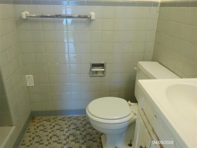 Building Photo - 1111 Cypress Gardens Blvd