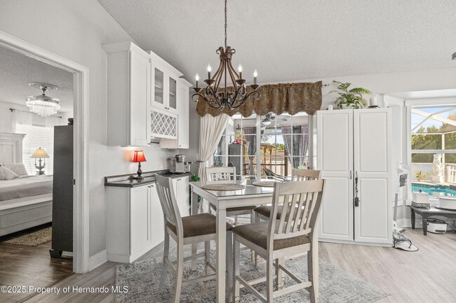 Building Photo - 4052 Montano Ave